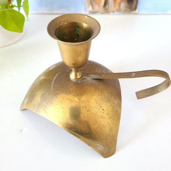 Vintage brass candleholder on stand with handle. - Picture 3 of 6